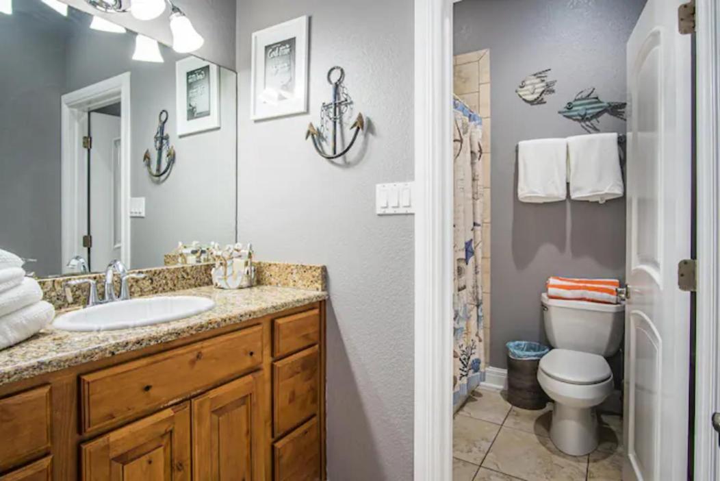 7 Bedroom Home Steps To The Beach With 4 Patios And Pool! Sleeps 20 Port Aransas Buitenkant foto