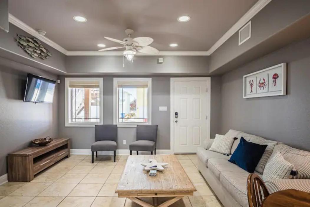 7 Bedroom Home Steps To The Beach With 4 Patios And Pool! Sleeps 20 Port Aransas Buitenkant foto