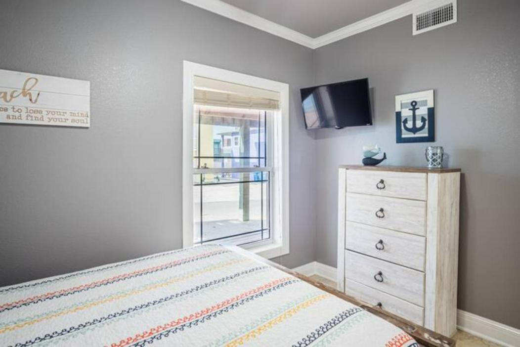 7 Bedroom Home Steps To The Beach With 4 Patios And Pool! Sleeps 20 Port Aransas Buitenkant foto