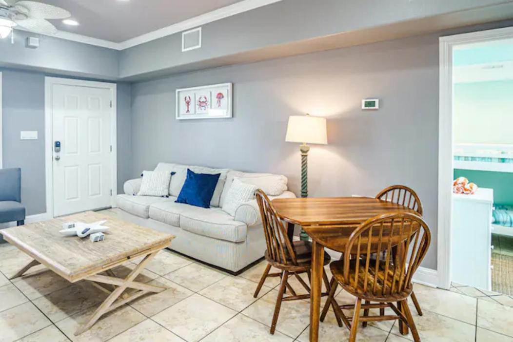 7 Bedroom Home Steps To The Beach With 4 Patios And Pool! Sleeps 20 Port Aransas Buitenkant foto